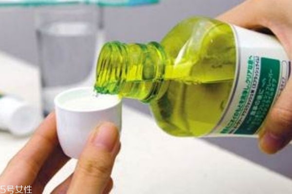 漱口水含有酒精能用嗎 可選擇無酒精漱口水 漱口水含有酒精能用嗎 可選擇無酒精漱口水