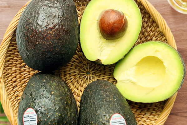 怎樣挑選牛油果好壞 買牛油果注意事項 怎樣挑選牛油果好壞 買牛油果注意事項