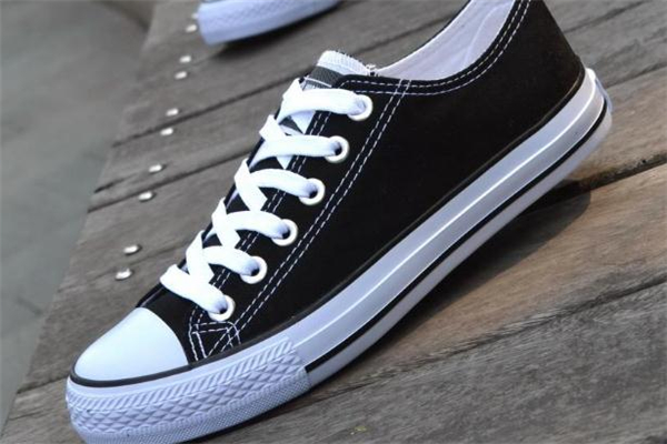 帆布鞋有銹跡怎么清洗 可以用醋處理 帆布鞋有銹跡怎么清洗 可以用醋處理