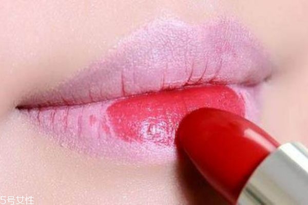 嘴唇為什么干燥 嘴唇干怎么保養(yǎng) 嘴唇為什么干燥 嘴唇干怎么保養(yǎng)