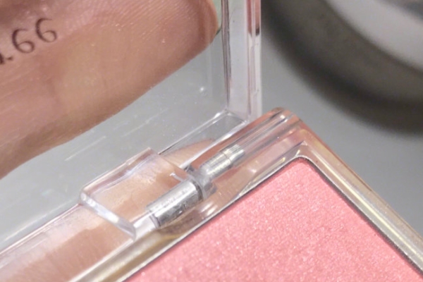 悅詩(shī)風(fēng)吟腮紅價(jià)格 學(xué)生黨也用得起 悅詩(shī)風(fēng)吟腮紅價(jià)格 學(xué)生黨也用得起