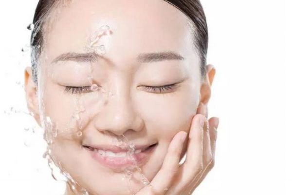 熬夜皮膚變黃了怎么辦 經(jīng)常熬夜用什么護膚品好 熬夜皮膚變黃了怎么辦 經(jīng)常熬夜用什么護膚品好