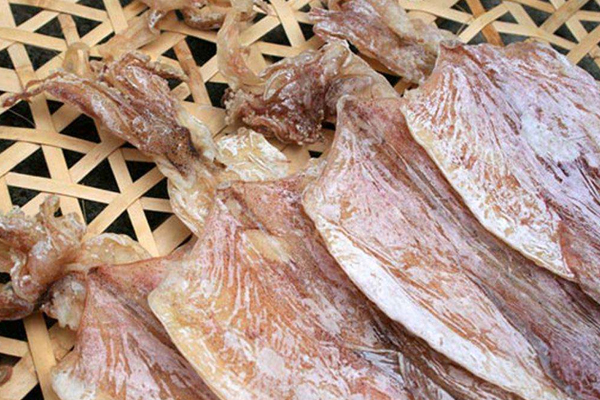 怎樣挑選優(yōu)質魷魚干 選購干魷魚3個絕招 怎樣挑選優(yōu)質魷魚干 選購干魷魚3個絕招