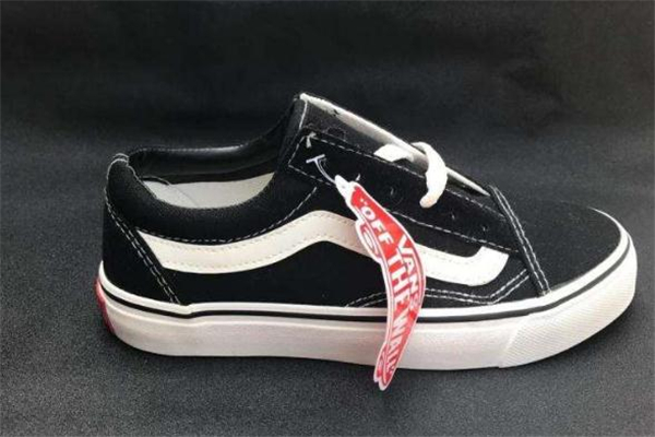 帆布鞋穿久了會變大嗎 不會特別明顯 帆布鞋穿久了會變大嗎 不會特別明顯