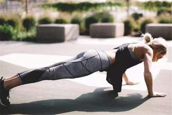 波比跳和跳繩哪個(gè)減肥好 可以結(jié)合起來 波比跳和跳繩哪個(gè)減肥好 可以結(jié)合起來