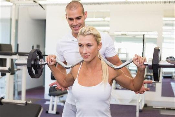 女生一般用多重的杠鈴 看個人身體情況 女生一般用多重的杠鈴 看個人身體情況