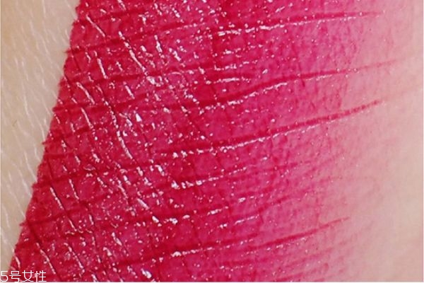 chanel啞光液體唇膏174試色 香奈兒?jiǎn)」獯接?74 chanel啞光液體唇膏174試色 香奈兒?jiǎn)」獯接?74