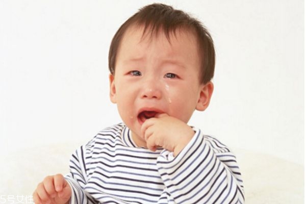 寶寶誤吞異物會(huì)有什么癥狀 寶寶吞了異物怎么辦 寶寶誤吞異物會(huì)有什么癥狀 寶寶吞了異物怎么辦