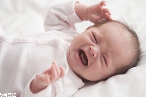 小孩誤吞異物的急救方法 教你如何處理 小孩誤吞異物的急救方法 教你如何處理