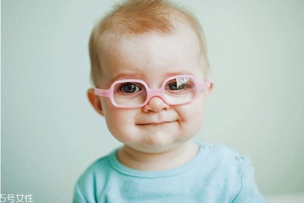 寶寶摔到頭后怎么確定沒事 寶寶摔到頭怎么辦 寶寶摔到頭后怎么確定沒事 寶寶摔到頭怎么辦