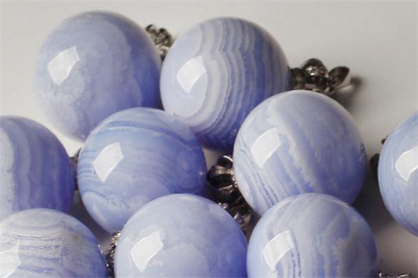 藍(lán)紋瑪瑙有收藏價(jià)值嗎 要看具體大小 藍(lán)紋瑪瑙有收藏價(jià)值嗎 要看具體大小