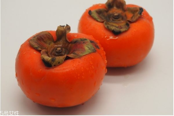 柿子里面黑色的是什么 柿子里的黑點