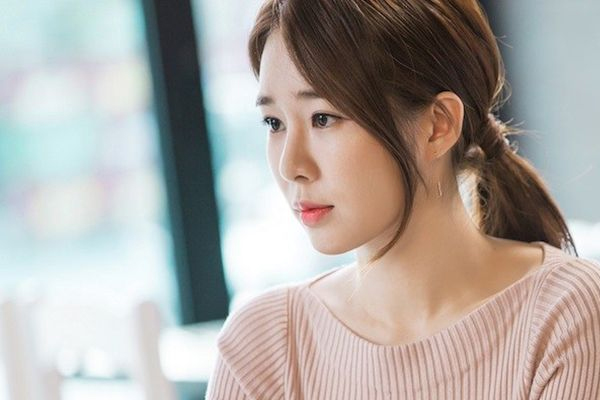 高領毛衣怎么扎馬尾好看 手把手教你怎么扎