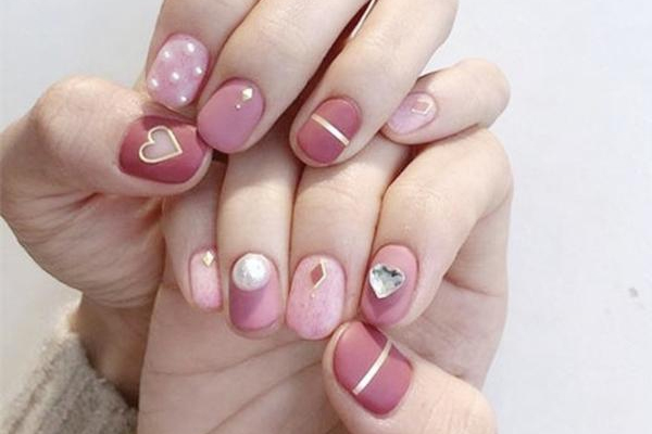粉色系美甲圖片2019 初戀粉色系美甲 粉色系美甲圖片2019 初戀粉色系美甲