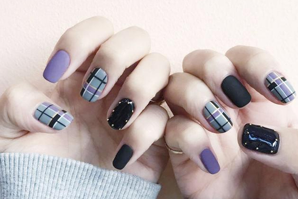 黑色磨砂美甲圖片2019 新款簡約黑色美甲款式 黑色磨砂美甲圖片2019 新款簡約黑色美甲款式