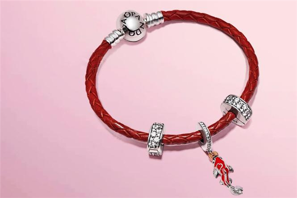 潘多拉錦鯉手鏈多少錢 新年帶來(lái)好運(yùn)