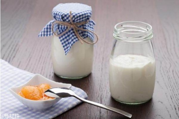 酸奶喝多了會(huì)怎樣 喝酸奶的最佳時(shí)間 酸奶喝多了會(huì)怎樣 喝酸奶的最佳時(shí)間