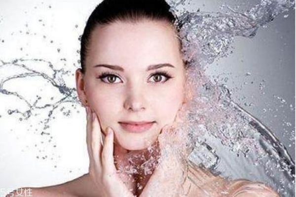 臉部皮膚干燥怎么補水 臉補水最好的方法 臉部皮膚干燥怎么補水 臉補水最好的方法
