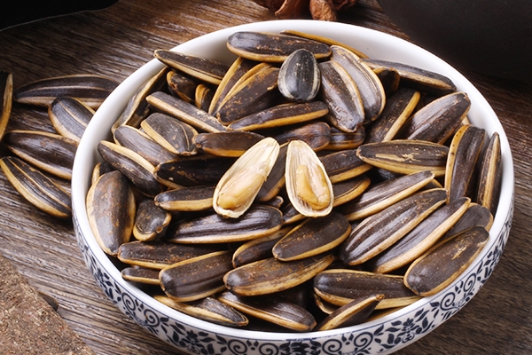 葵花籽為什么傷肝 因?yàn)檫@個(gè)成分 葵花籽為什么傷肝 因?yàn)檫@個(gè)成分