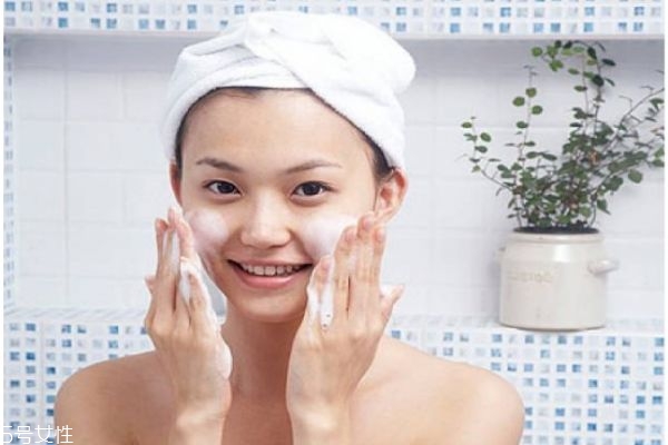 肌膚補(bǔ)水小妙招有哪些 冬天肌膚補(bǔ)水小妙招 肌膚補(bǔ)水小妙招有哪些 冬天肌膚補(bǔ)水小妙招