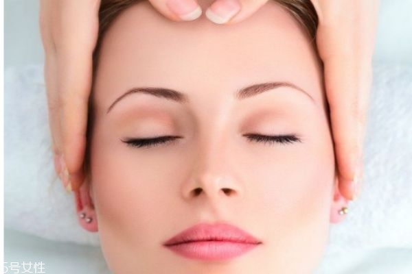 敷完面膜怎么按摩 敷面膜后按摩手法 敷完面膜怎么按摩 敷面膜后按摩手法