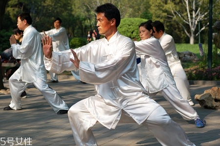 練習(xí)太極拳真的有效果嗎?都有哪些好處 練習(xí)太極拳真的有效果嗎?都有哪些好處