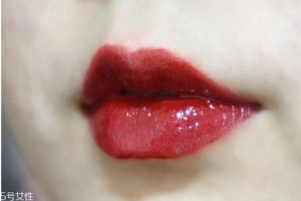 mac棒棒糖唇釉哪個(gè)好看 mac棒棒糖唇釉黃皮日常色號