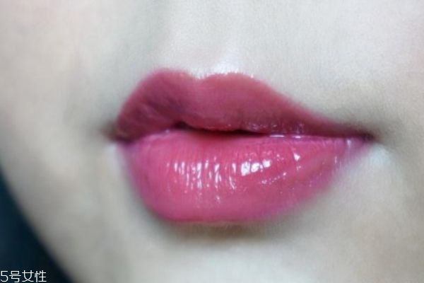 mac棒棒糖唇釉哪個(gè)好看 mac棒棒糖唇釉黃皮日常色號