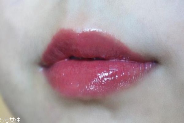 mac棒棒糖唇釉哪個(gè)好看 mac棒棒糖唇釉黃皮日常色號