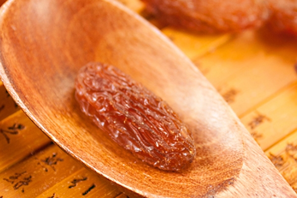 葡萄干能泡水喝嗎 有這個(gè)作用 葡萄干能泡水喝嗎 有這個(gè)作用