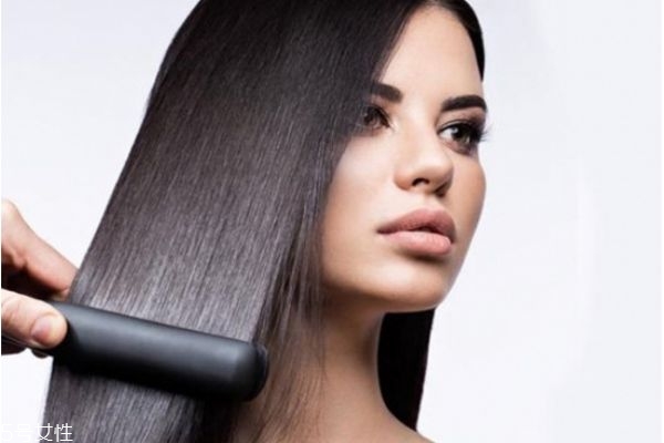 拉直頭發(fā)有味道怎么辦 拉直頭發(fā)怎么護理 拉直頭發(fā)有味道怎么辦 拉直頭發(fā)怎么護理