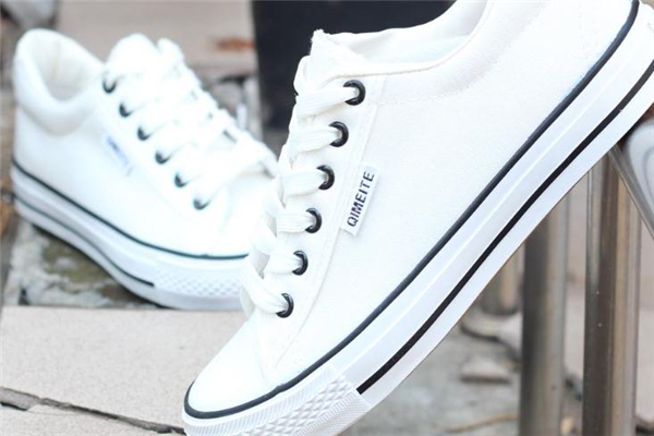 帆布鞋適合什么年齡？看自己心態(tài)