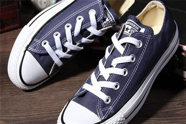 帆布鞋適合什么年齡？看自己心態(tài)
