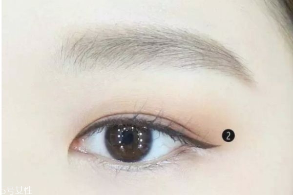 深棕色眼妝怎么畫 眼妝的畫法步驟教程 深棕色眼妝怎么畫 眼妝的畫法步驟教程