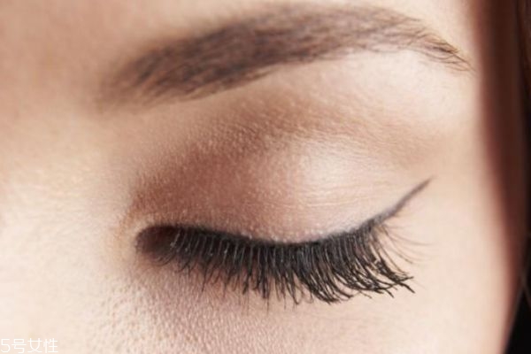睫毛老是掉怎么辦 睫毛老是掉什么原因 睫毛老是掉怎么辦 睫毛老是掉什么原因