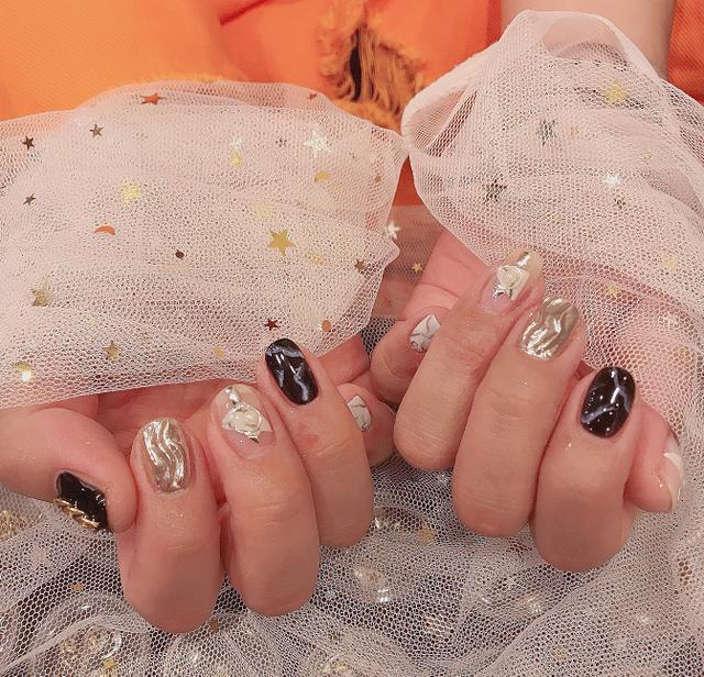 冬季亮色美甲圖片 元?dú)鉂M滿冬日美甲 冬季亮色美甲圖片 元?dú)鉂M滿冬日美甲