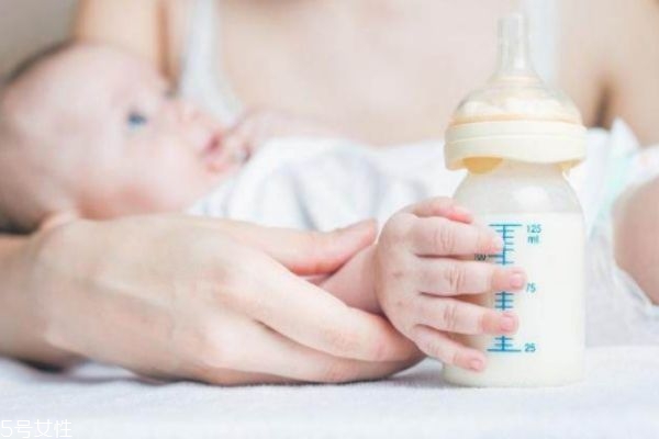 奶瓶多久換一次 好用的奶瓶品牌推薦 奶瓶多久換一次 好用的奶瓶品牌推薦