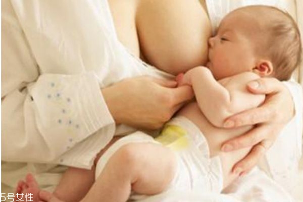 寶寶吃母乳的好處 母乳喂養(yǎng)對媽媽的好處 寶寶吃母乳的好處 母乳喂養(yǎng)對媽媽的好處