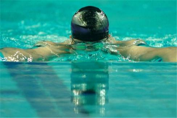 蛙泳換氣不下沉的技巧 動(dòng)作要標(biāo)準(zhǔn) 蛙泳換氣不下沉的技巧 動(dòng)作要標(biāo)準(zhǔn)