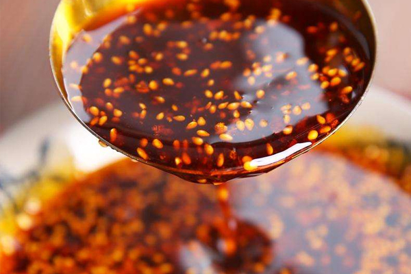 炸辣椒油油溫多少度 220度左右最香 炸辣椒油油溫多少度 220度左右最香