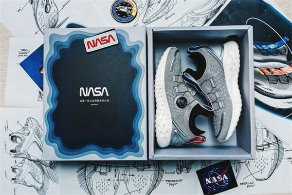 安踏nasa蟲(chóng)洞跑鞋偏碼嗎 適應(yīng)不同腳型