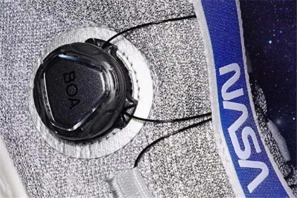 安踏nasa蟲(chóng)洞跑鞋偏碼嗎 適應(yīng)不同腳型