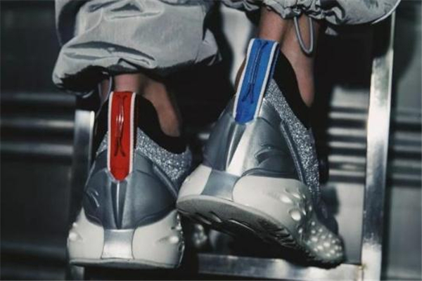 安踏nasa蟲(chóng)洞跑鞋偏碼嗎 適應(yīng)不同腳型