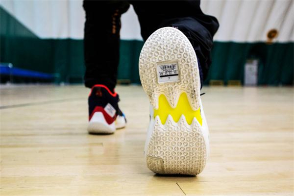 why not zero.2威少二代實(shí)戰(zhàn)測(cè)評(píng) 新一代實(shí)戰(zhàn)利器 why not zero.2威少二代實(shí)戰(zhàn)測(cè)評(píng) 新一代實(shí)戰(zhàn)利器