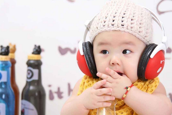 下雪天都怎么給寶寶換尿褲 必須學(xué)習(xí)的知識 下雪天都怎么給寶寶換尿褲 必須學(xué)習(xí)的知識