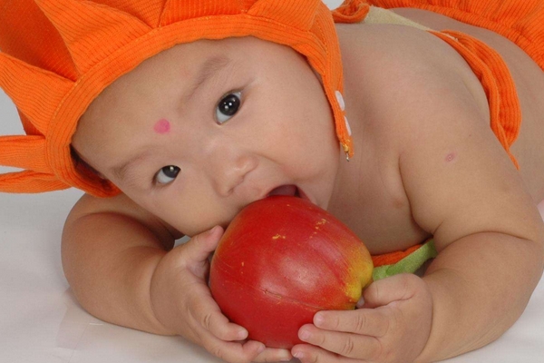 下雪天都怎么給寶寶換尿褲 必須學(xué)習(xí)的知識 下雪天都怎么給寶寶換尿褲 必須學(xué)習(xí)的知識