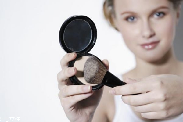 防脫妝的方法 輕松搞定完美底妝 防脫妝的方法 輕松搞定完美底妝