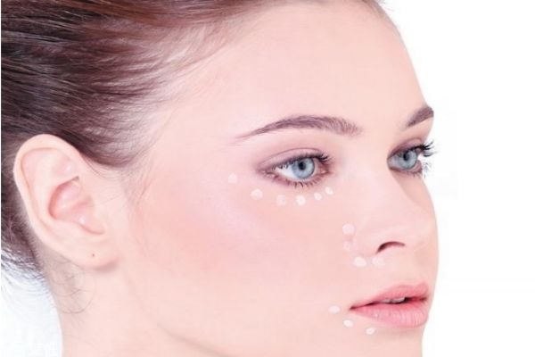 滋潤型遮瑕膏推薦 適合干皮的遮瑕膏 滋潤型遮瑕膏推薦 適合干皮的遮瑕膏