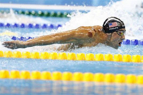 蝶泳換氣技巧 掌握最佳呼吸時機