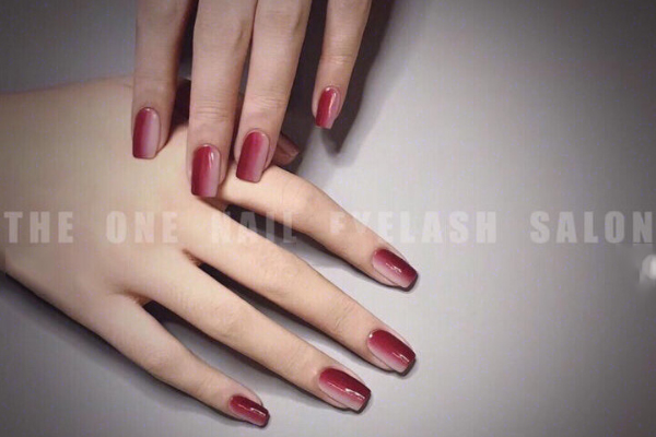 單色漸變美甲圖片 簡單素雅漸變美甲 單色漸變美甲圖片 簡單素雅漸變美甲